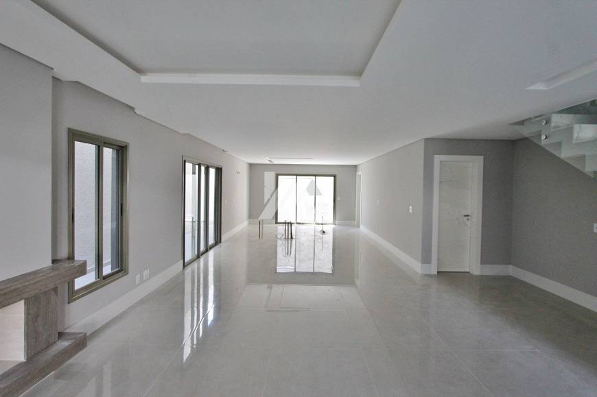 Foto 1 de Casa de Condomínio com 4 Quartos à venda, 290m² em Uberaba, Curitiba