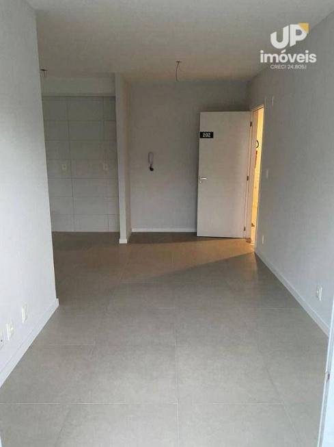 Foto 2 de Apartamento com 2 Quartos à venda, 56m² em Areal, Pelotas