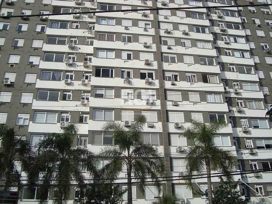 Foto 2 de Apartamento com 3 Quartos à venda, 78m² em Jardim Itú Sabará, Porto Alegre