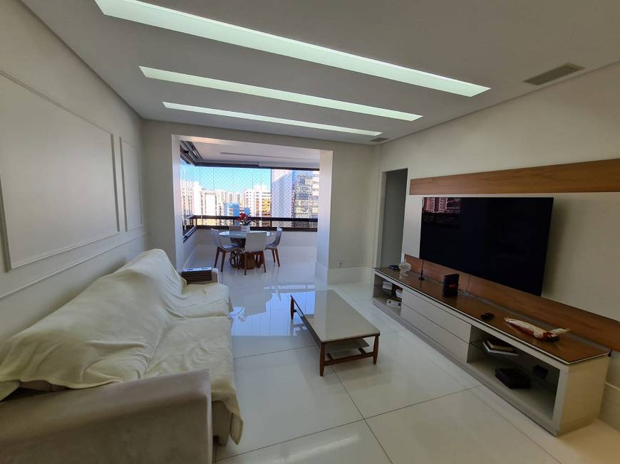 Foto 3 de Apartamento com 3 Quartos à venda, 135m² em Loteamento Aquarius, Salvador