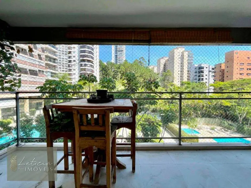 Foto 3 de Apartamento com 3 Quartos à venda, 170m² em Real Parque, São Paulo