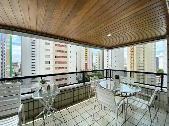 Foto 2 de Apartamento com 4 Quartos à venda, 280m² em Casa Amarela, Recife