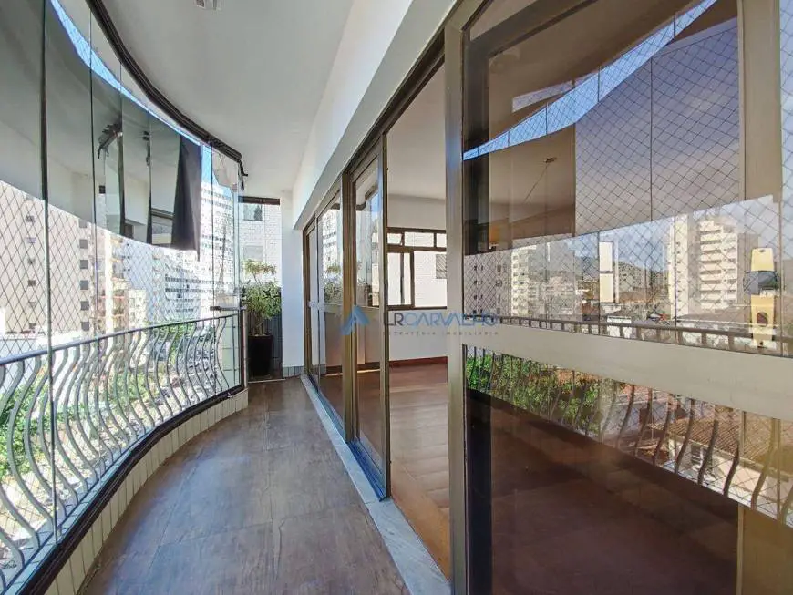 Foto 4 de Apartamento com 4 Quartos à venda, 290m² em Ponta da Praia, Santos