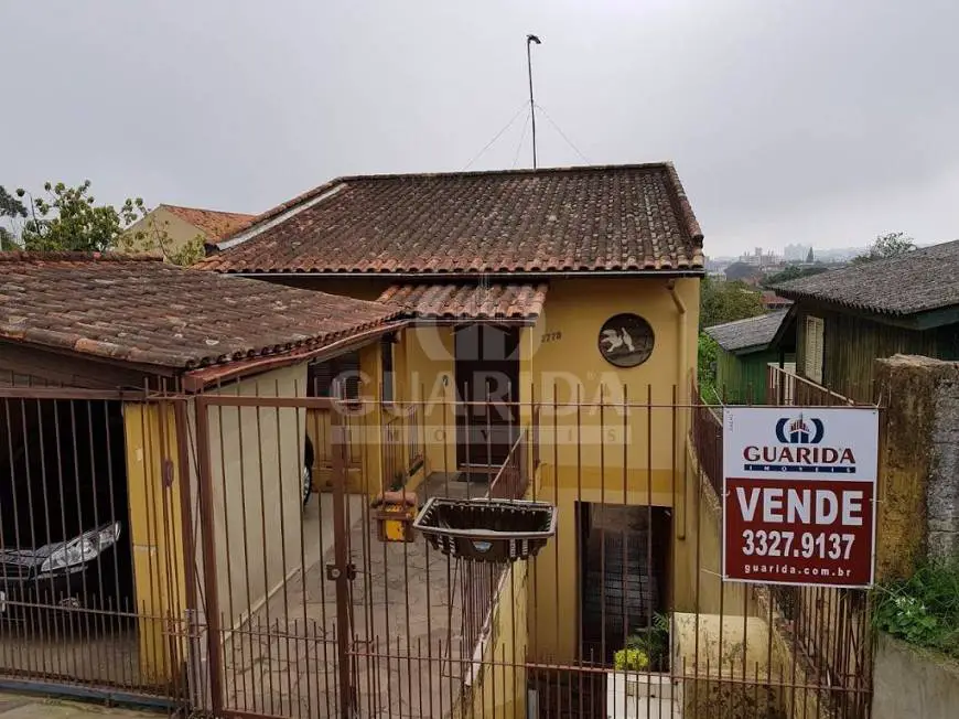 Foto 1 de Casa com 3 Quartos à venda, 300m² em Camaquã, Porto Alegre