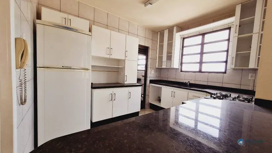Foto 4 de Apartamento com 2 Quartos à venda, 77m² em Pantanal, Florianópolis
