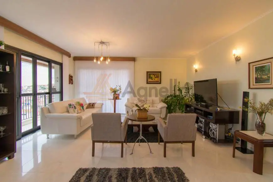 Foto 1 de Apartamento com 3 Quartos à venda, 205m² em Vila Flores, Franca