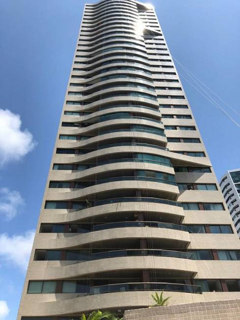 Foto 1 de Apartamento com 4 Quartos à venda, 175m² em Boa Viagem, Recife
