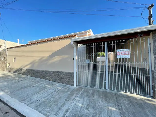 Foto 1 de Casa com 3 Quartos à venda, 90m² em Centro, Alfenas