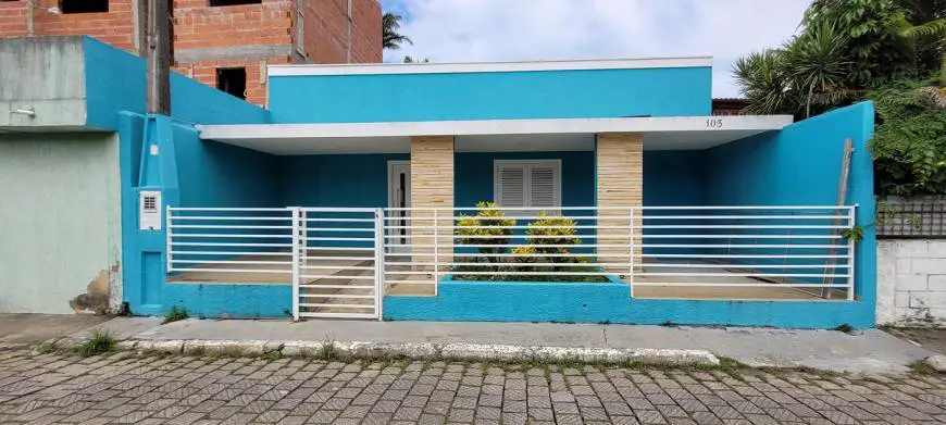 Foto 1 de Casa com 3 Quartos para alugar, 230m² em Vila Amelia, São Sebastião