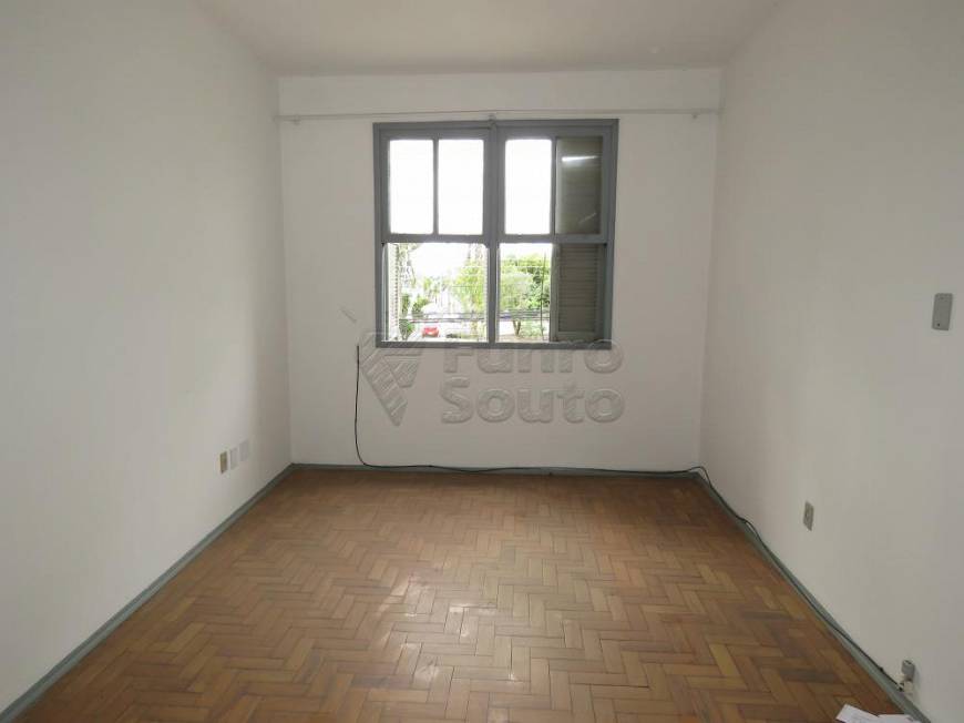 Foto 1 de Apartamento com 3 Quartos para alugar, 80m² em Fragata, Pelotas