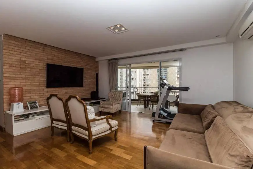 Foto 3 de Apartamento com 3 Quartos para venda ou aluguel, 150m² em Moema, São Paulo