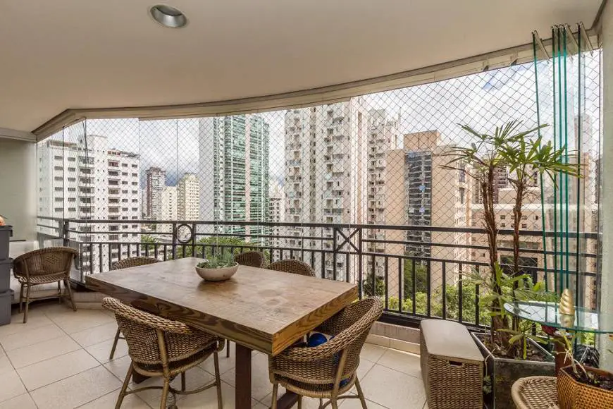 Foto 5 de Apartamento com 3 Quartos para venda ou aluguel, 150m² em Moema, São Paulo