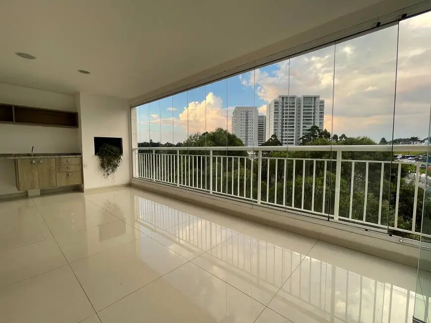Foto 2 de Apartamento com 3 Quartos para alugar, 158m² em Tamboré, Santana de Parnaíba