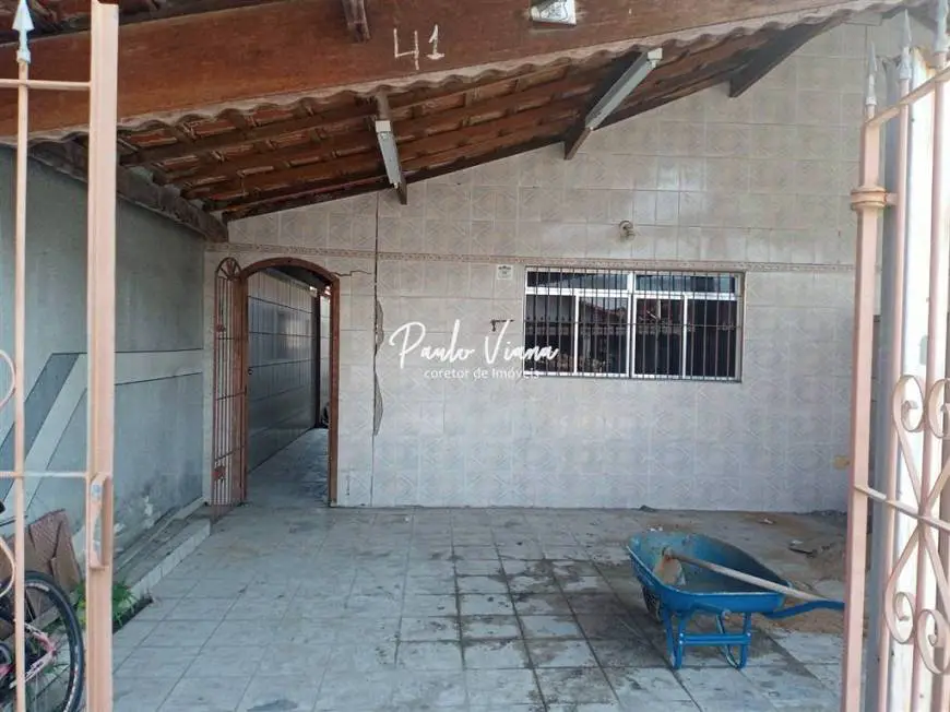 Foto 1 de Casa com 2 Quartos à venda, 150m² em Vila Tupi, Praia Grande