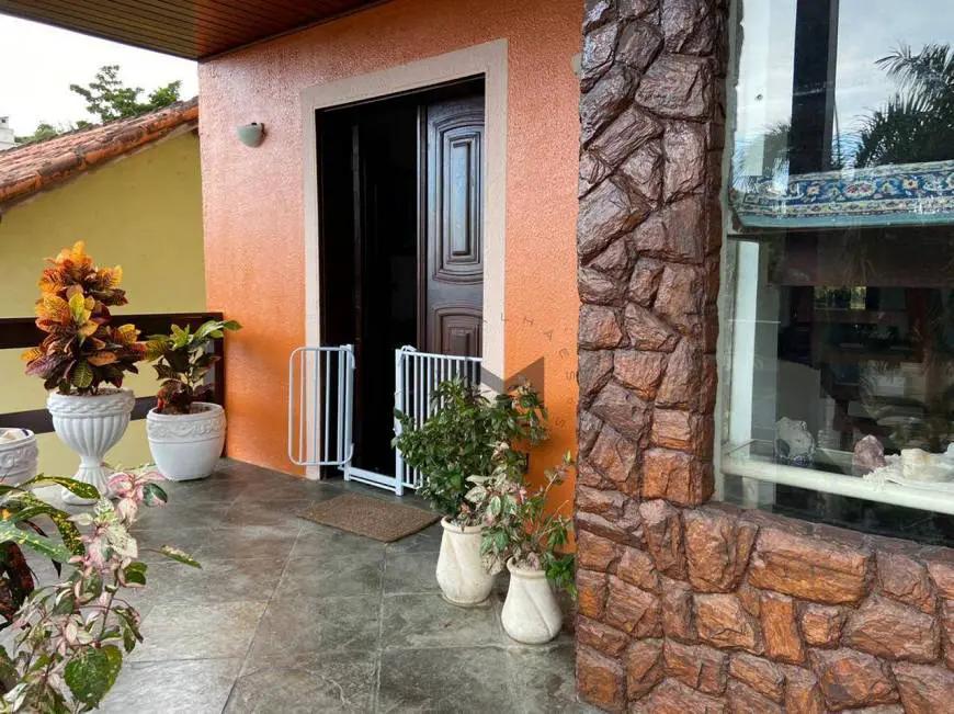 Foto 3 de Casa com 4 Quartos à venda, 360m² em Camboinhas, Niterói