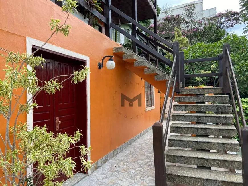 Foto 4 de Casa com 4 Quartos à venda, 360m² em Camboinhas, Niterói