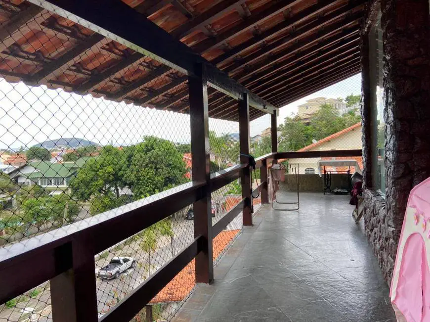 Foto 5 de Casa com 4 Quartos à venda, 360m² em Camboinhas, Niterói