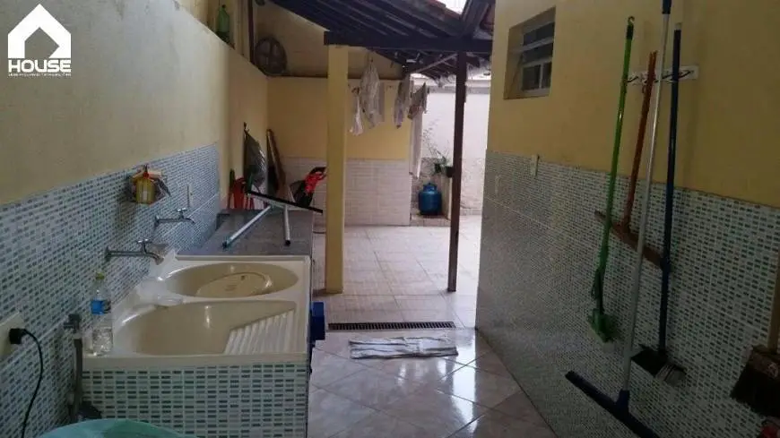 Foto 1 de Casa com 4 Quartos à venda, 611m² em Ipiranga, Guarapari
