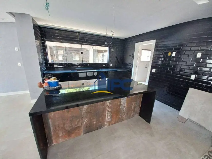 Foto 1 de Casa com 5 Quartos à venda, 450m² em Barra do Imbuí, Teresópolis