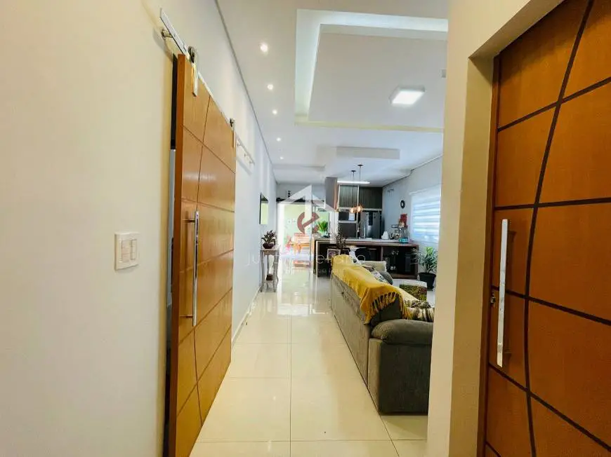Foto 2 de Casa de Condomínio com 3 Quartos para alugar, 180m² em Piracangagua, Taubaté