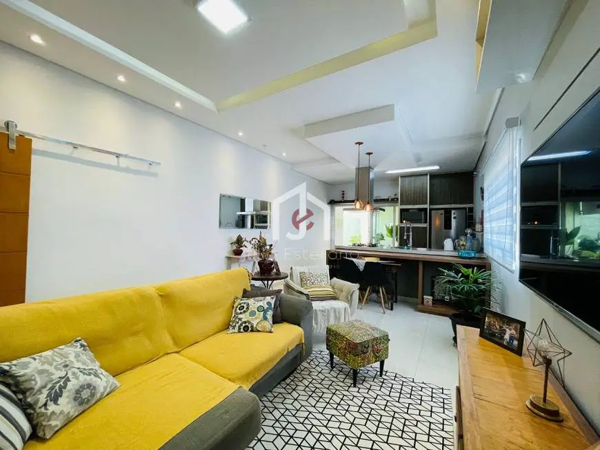 Foto 3 de Casa de Condomínio com 3 Quartos para alugar, 180m² em Piracangagua, Taubaté
