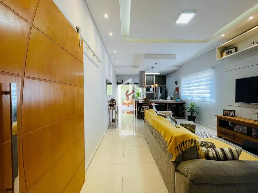 Foto 5 de Casa de Condomínio com 3 Quartos para alugar, 180m² em Piracangagua, Taubaté