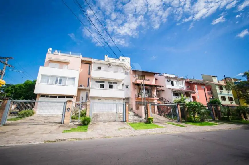 Foto 1 de Casa de Condomínio com 3 Quartos à venda, 192m² em Teresópolis, Porto Alegre