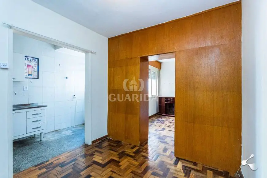 Foto 3 de Apartamento com 1 Quarto à venda, 32m² em Vila Ipiranga, Porto Alegre
