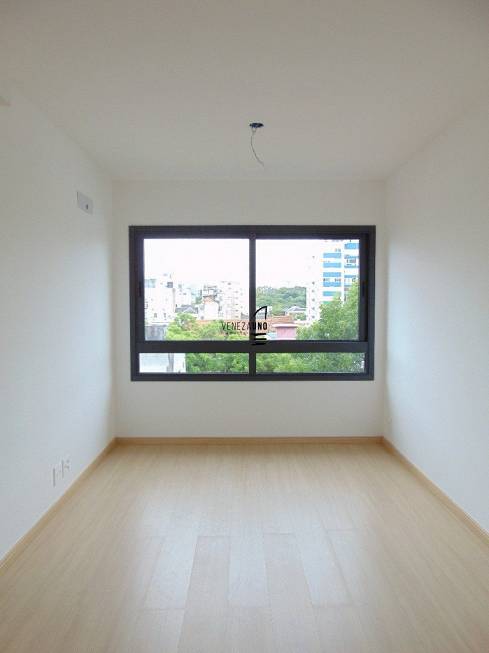 Foto 2 de Apartamento com 2 Quartos para alugar, 65m² em Santana, Porto Alegre