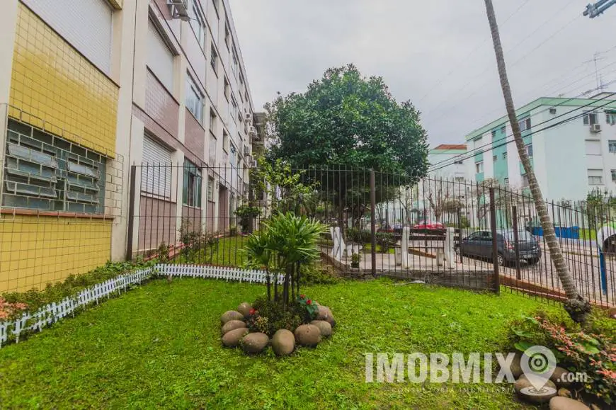 Foto 2 de Apartamento com 2 Quartos à venda, 57m² em Vila Ipiranga, Porto Alegre