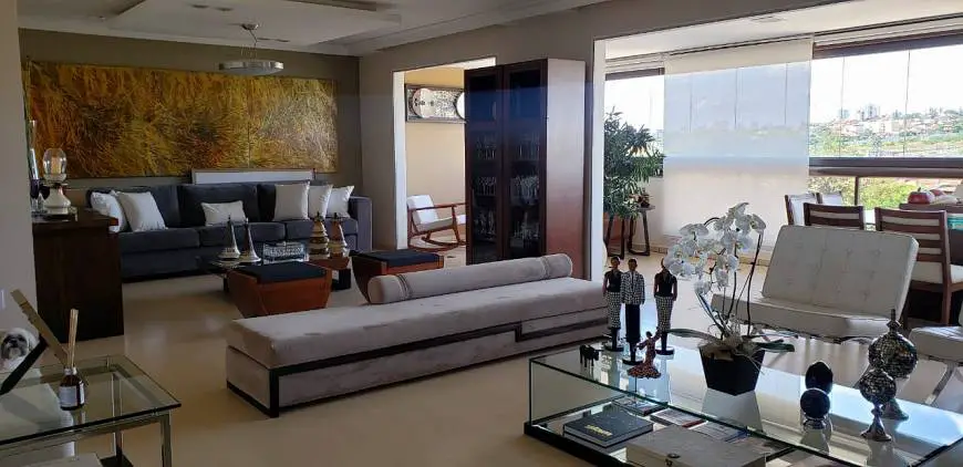 Foto 1 de Apartamento com 3 Quartos à venda, 217m² em Jardim do Lago, Londrina