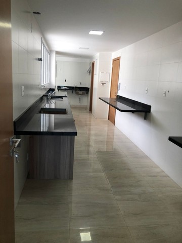 Foto 4 de Apartamento com 4 Quartos à venda, 242m² em Itapuã, Vila Velha