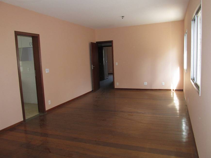 Foto 1 de Apartamento com 4 Quartos à venda, 125m² em Santo Antônio, Belo Horizonte