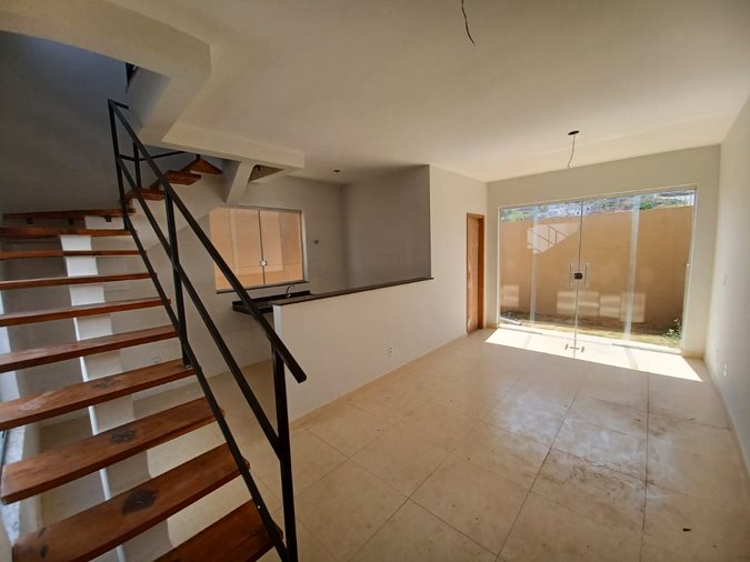 Foto 1 de Casa com 2 Quartos à venda, 65m² em Camargos, Ibirite
