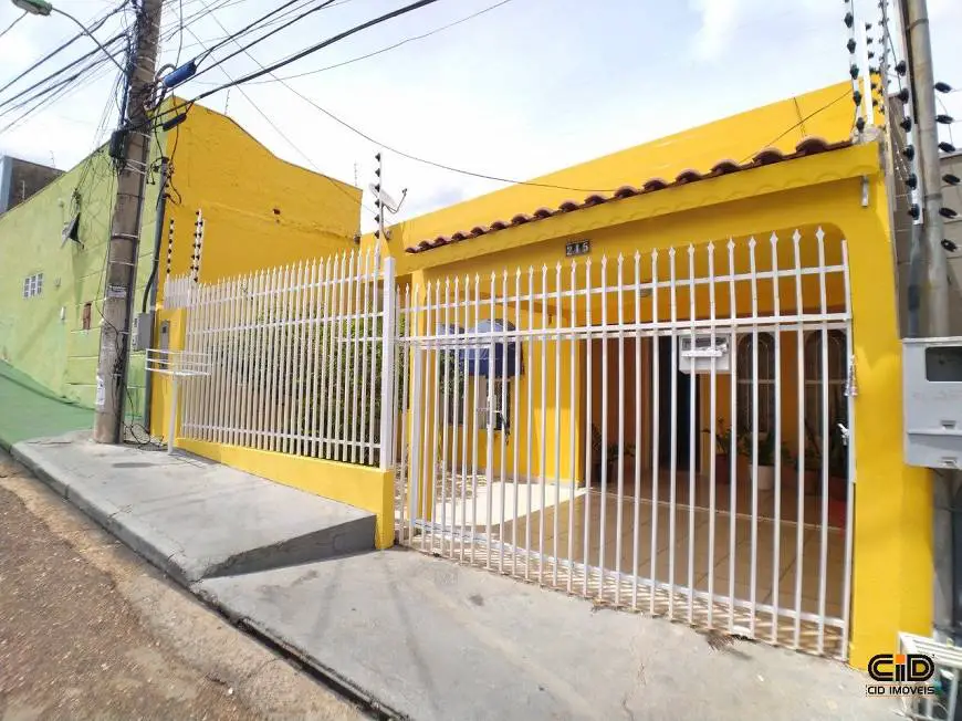 Foto 1 de Casa com 2 Quartos à venda, 240m² em Dom Aquino, Cuiabá