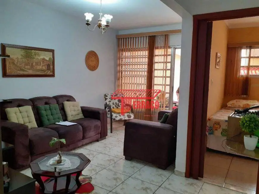Foto 2 de Casa com 2 Quartos à venda, 208m² em Vila Linda, Santo André