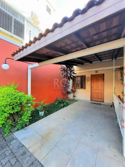 Foto 2 de Casa com 3 Quartos à venda, 103m² em Camaquã, Porto Alegre