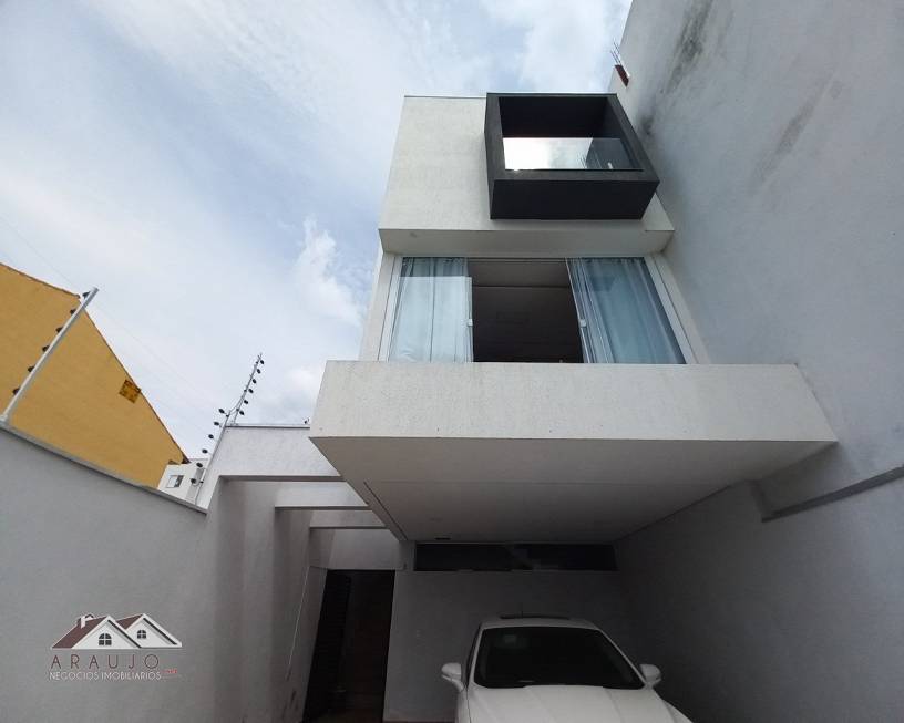 Foto 2 de Casa com 3 Quartos à venda, 164m² em Laranjeiras, Caieiras