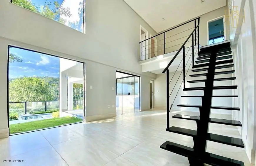 Foto 3 de Casa com 3 Quartos à venda, 464m² em Vina Del Mar, Juiz de Fora