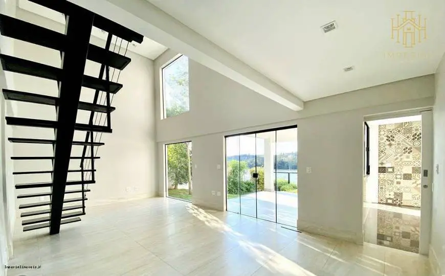 Foto 4 de Casa com 3 Quartos à venda, 464m² em Vina Del Mar, Juiz de Fora