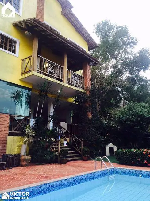 Foto 3 de Casa com 4 Quartos à venda, 300m² em Balneario De Meaipe, Guarapari