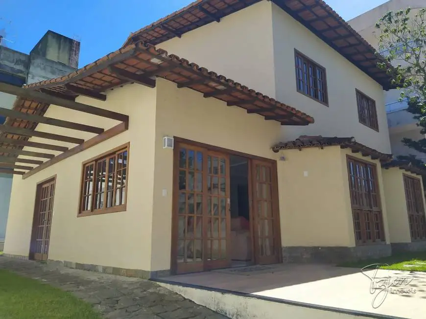 Foto 1 de Casa com 6 Quartos à venda, 216m² em Praia do Morro, Guarapari
