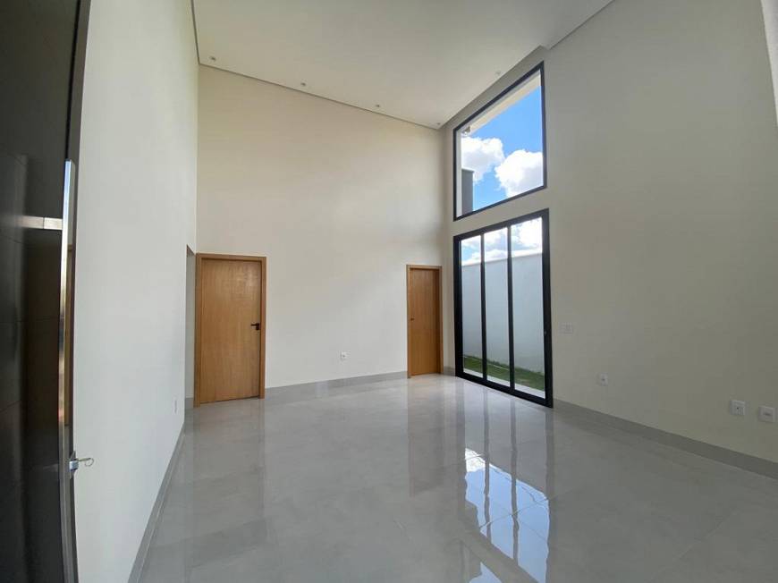 Foto 1 de Casa de Condomínio com 3 Quartos à venda, 190m² em Novo Mundo, Uberlândia