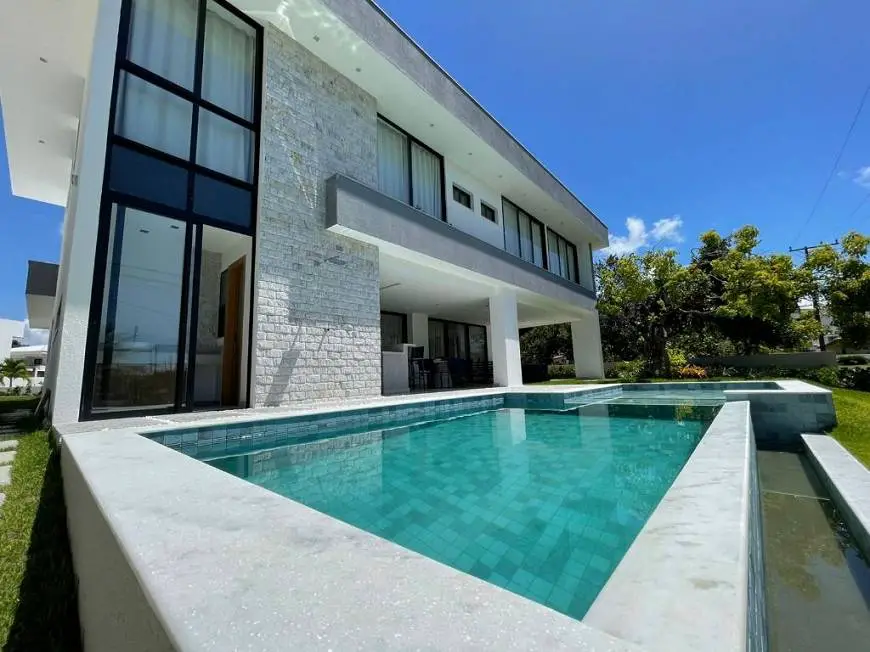 Foto 2 de Casa de Condomínio com 5 Quartos à venda, 270m² em Guarajuba, Camaçari