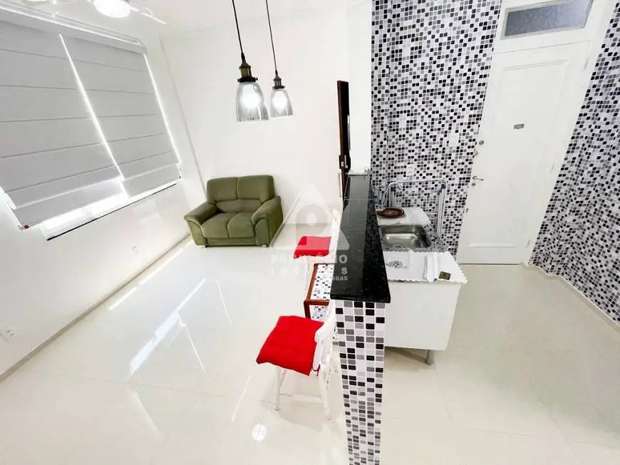 Foto 1 de Apartamento com 1 Quarto para alugar, 64m² em Leblon, Rio de Janeiro