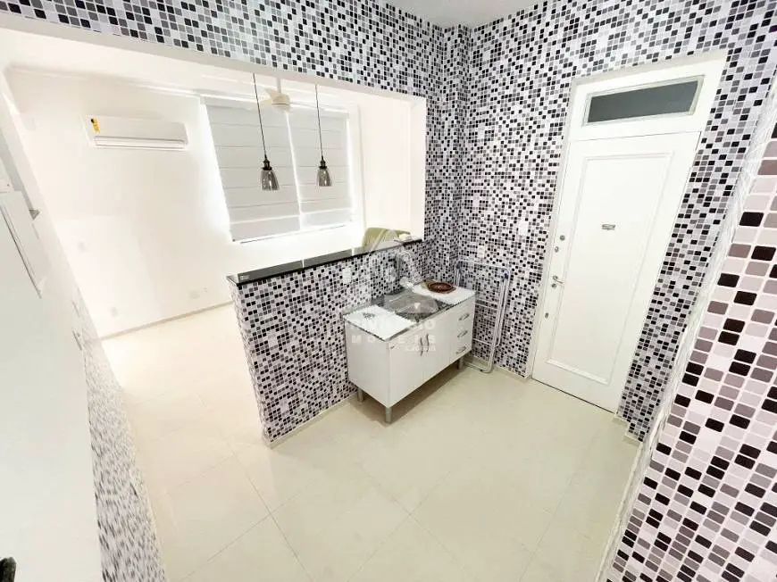 Foto 5 de Apartamento com 1 Quarto para alugar, 64m² em Leblon, Rio de Janeiro