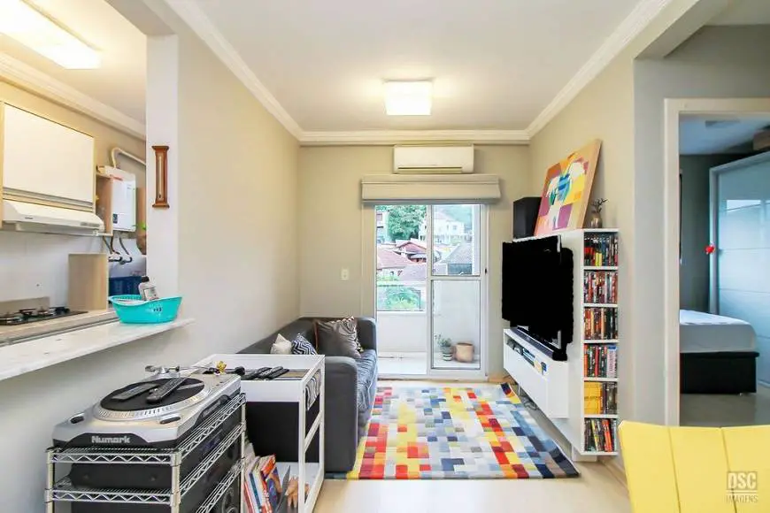 Foto 1 de Apartamento com 2 Quartos à venda, 55m² em Teresópolis, Porto Alegre