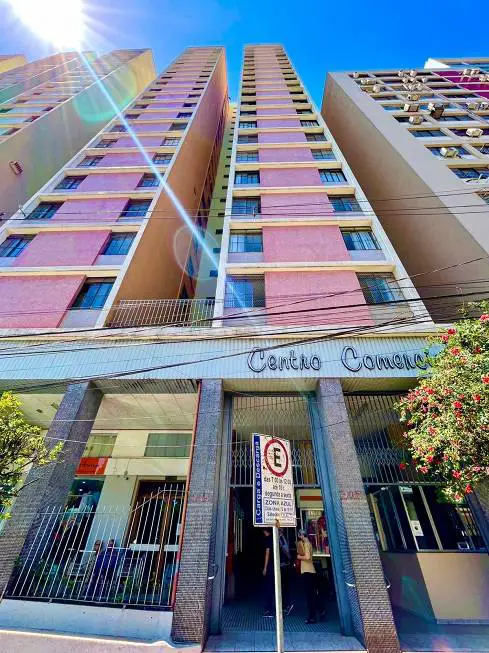 Foto 1 de Apartamento com 3 Quartos para alugar, 10m² em Centro, Londrina