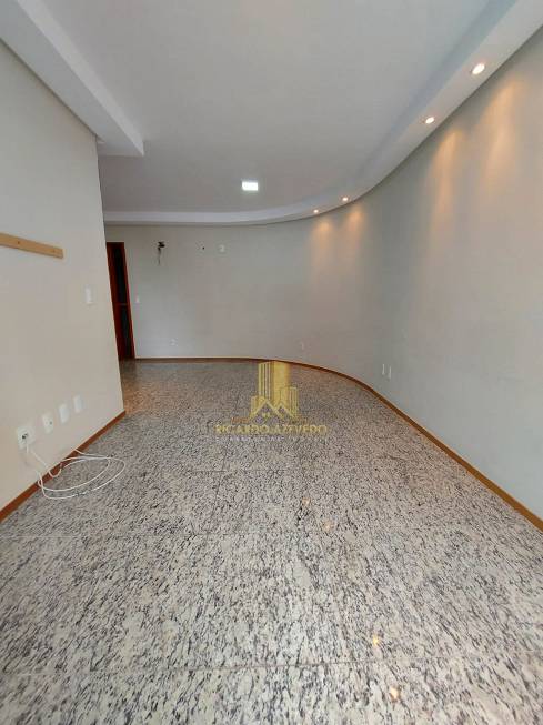 Foto 2 de Apartamento com 3 Quartos à venda, 112m² em Ponta Verde, Maceió