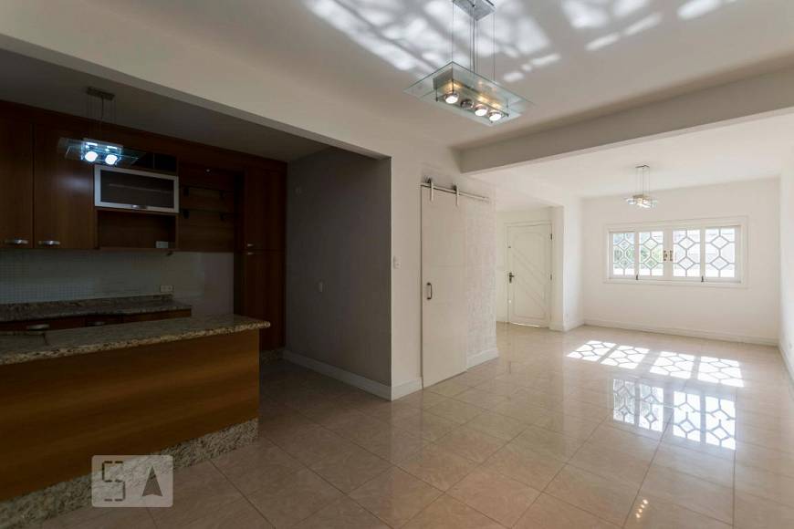 Foto 1 de Casa com 2 Quartos para alugar, 140m² em Cambuci, São Paulo